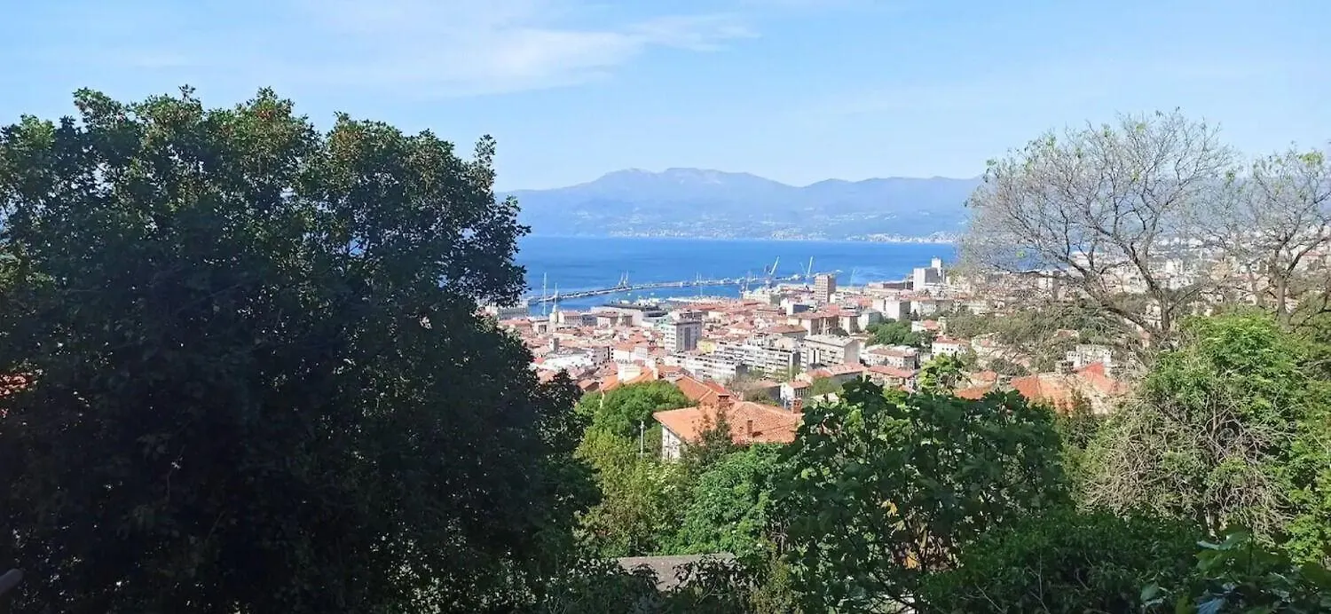 Apartment Martina - Modern With View Rijeka